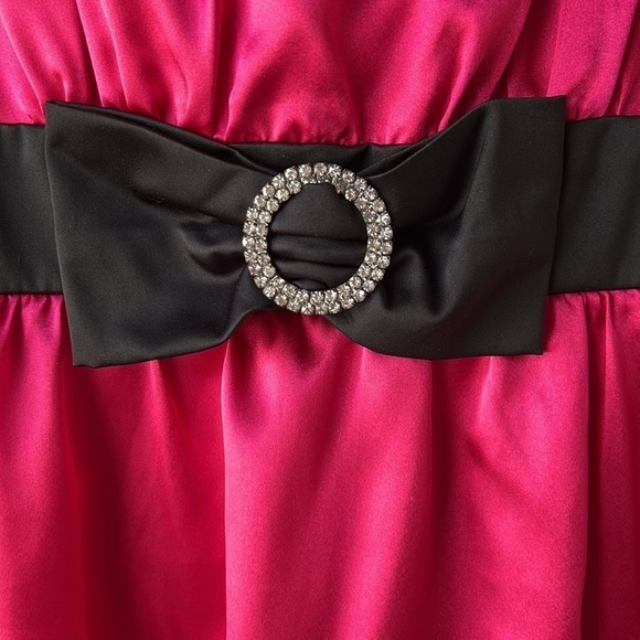 HOT PINK Black Bow Appliqué Mini Dress Size XXS - Picture 2 of 13